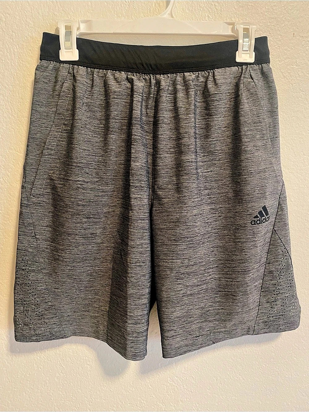adidas Training Athletic Shorts Gray & Black Size Men’s Small